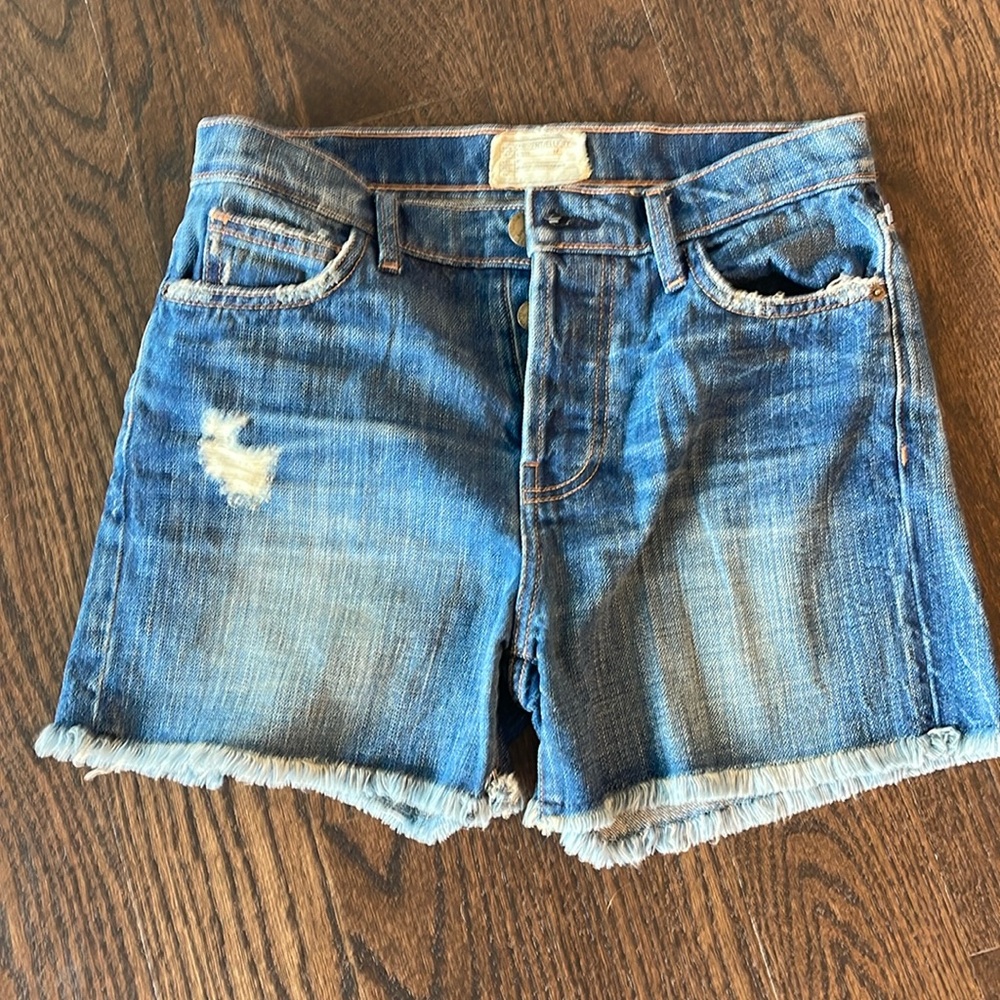 NWOT CURRENT/ELLIOTT Darling High Rise Cutoffs!